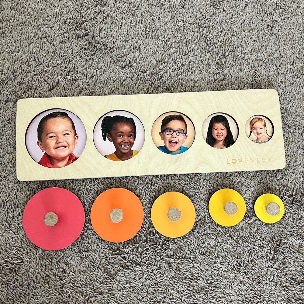 Lovevery Circle of Friends puzzle